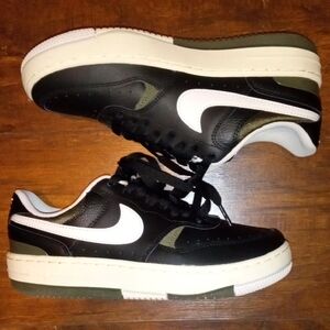 Nike Low Top Sneakers